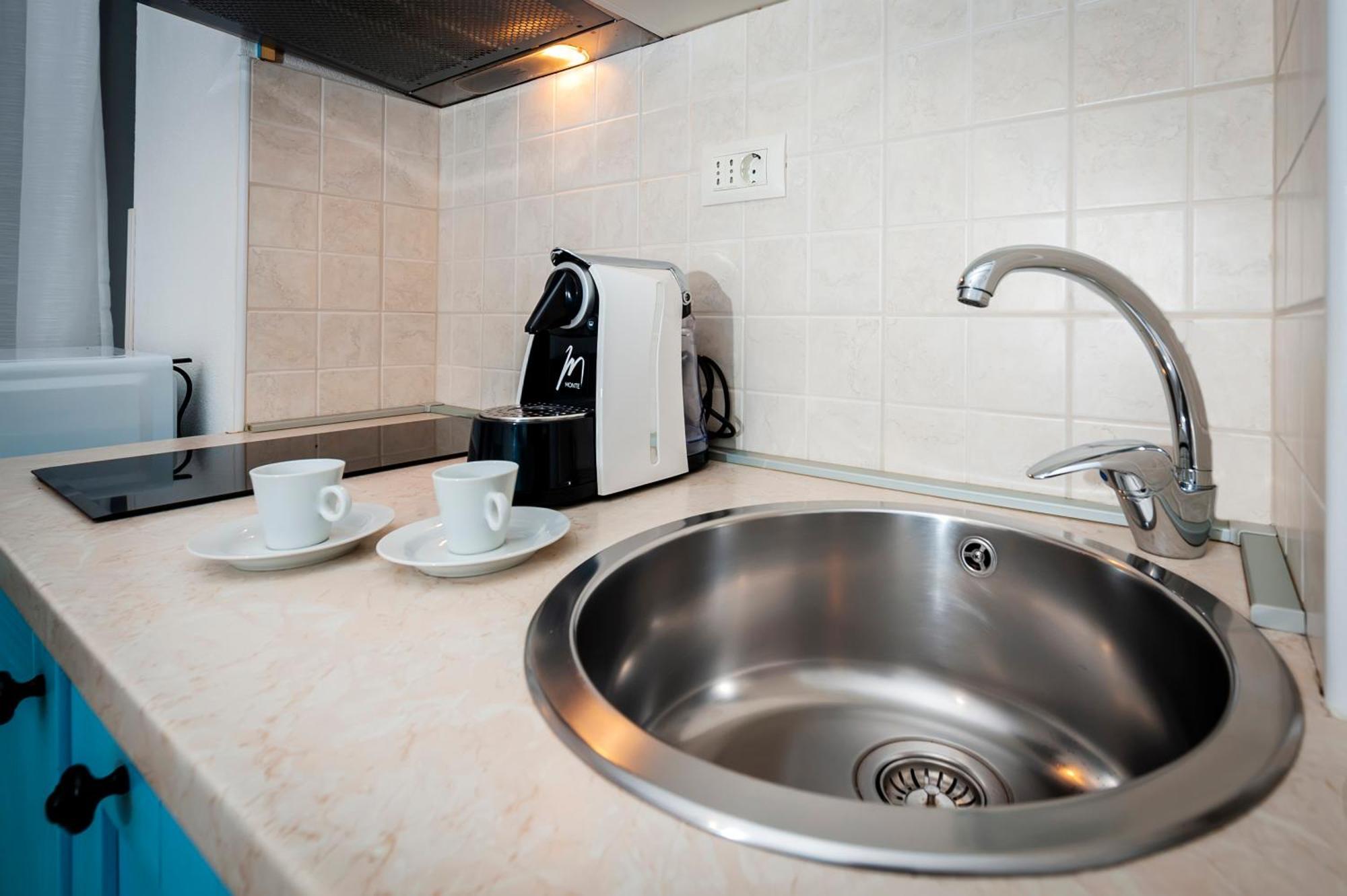 Apartments & Rooms La Casa Barbaro Ровинь Номер фото